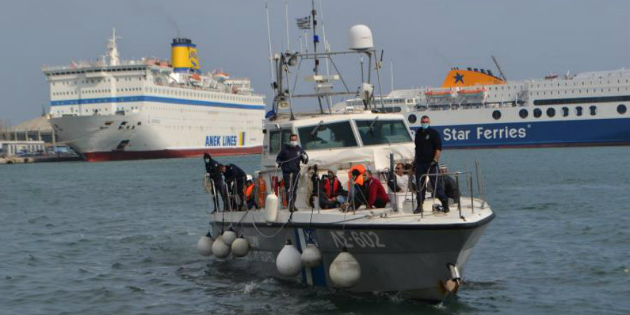Τρεις εκτάσεις σε νησιά επιτάσσει η ελληνική κυβέρνηση για δημιουργία δομών για μετανάστες
